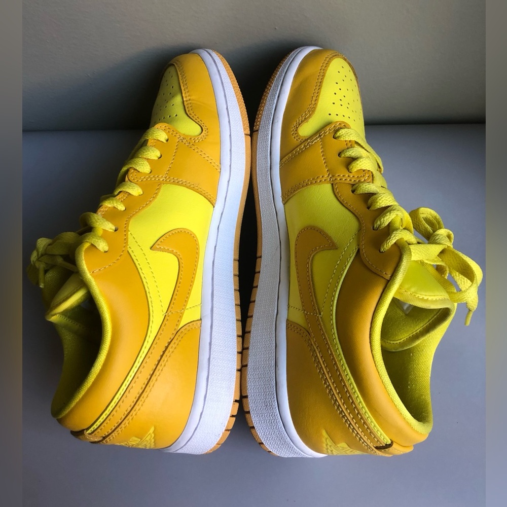 Nike Air Jordan 1 Low Yellow Strike White Pollen Size: US Women's 8 - Picture 11 of 12